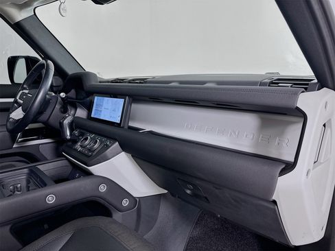 Used 2021 Land Rover Defender 110 S image 31