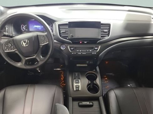 Used 2023 Honda Passport TrailSport image 2