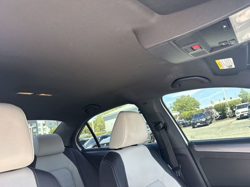 Used 2016 Volkswagen Jetta Sport FWD image 21