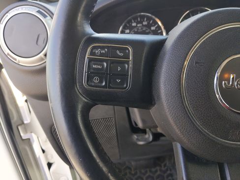 Used 2014 Jeep Wrangler Unlimited Sahara w/ Connectivity Group image 15