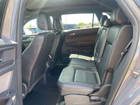 Used 2022 Volkswagen Atlas Cross Sport SEL R-Line AWD/4WD image 13