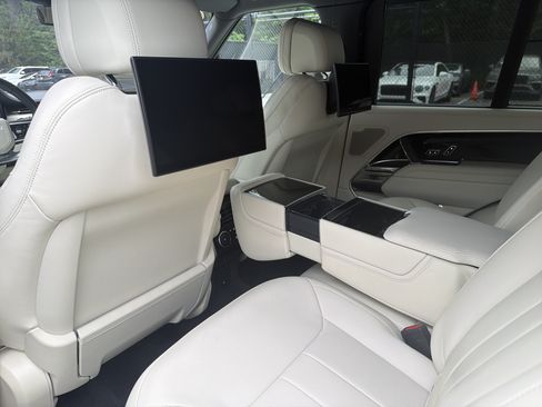 Used 2023 Land Rover Range Rover Autobiography AWD/4WD image 27