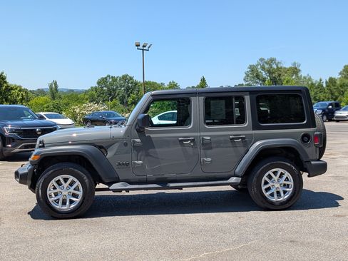 Used 2023 Jeep Wrangler Unlimited Sport AWD/4WD image 6