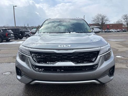 Used 2022 Kia Seltos EX image 11