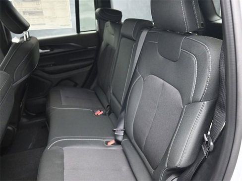 New 2025 Jeep Grand Cherokee Laredo X w/ Luxury Tech Group I image 16