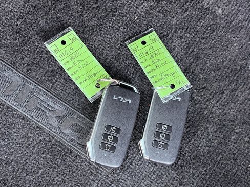 Used 2024 Kia Niro Wave w/ Wave Preserve Package image 25