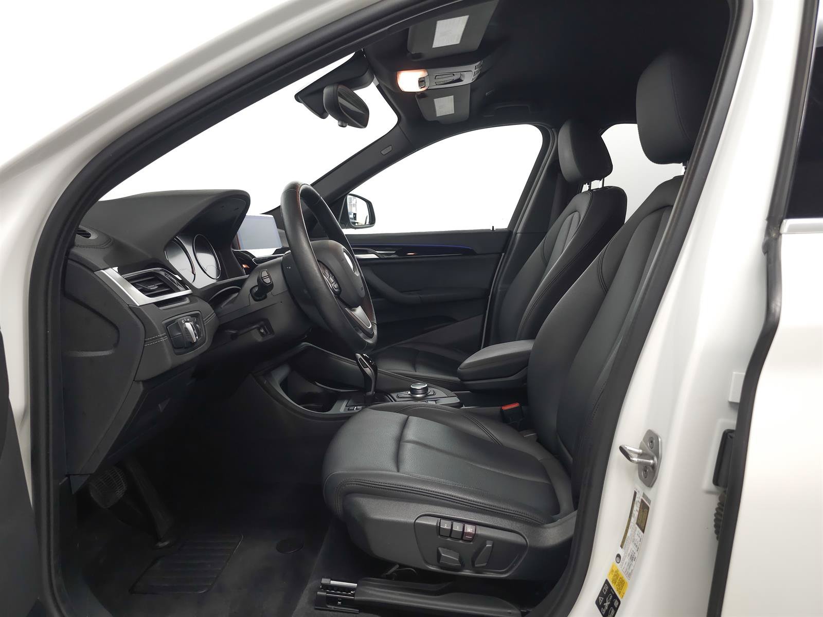 Used 2021 BMW X1 xDrive28i AWD/4WD image 4