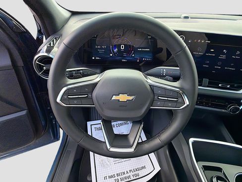 Used 2026 Chevrolet Equinox LT image 38