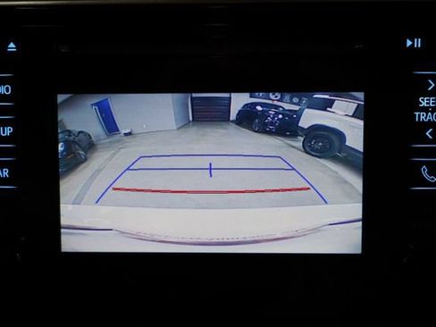 Used 2017 Toyota Corolla SE w/ Carpet Mat Package (TMS) FWD image 13