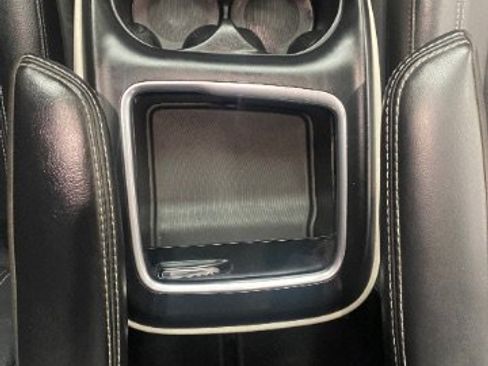 Used 2022 Chrysler Pacifica Touring-L image 24