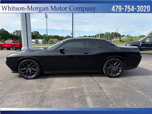 Used 2020 Dodge Challenger SXT w/ Blacktop Package RWD image 2