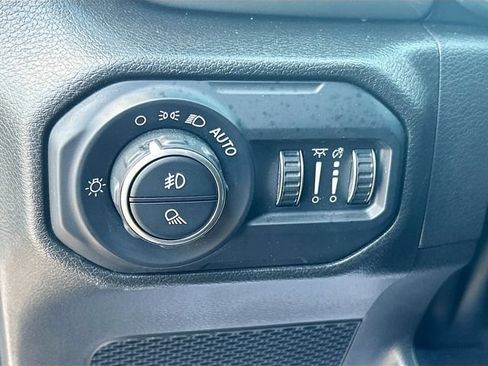 Used 2022 Jeep Gladiator Overland w/ LED Lighting Group AWD/4WD image 15