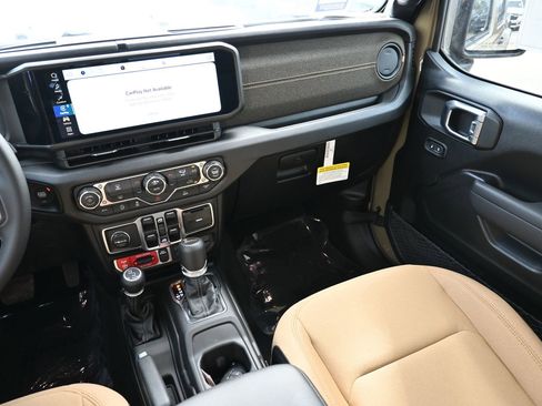 New 2026 Jeep Gladiator Willys AWD/4WD image 16
