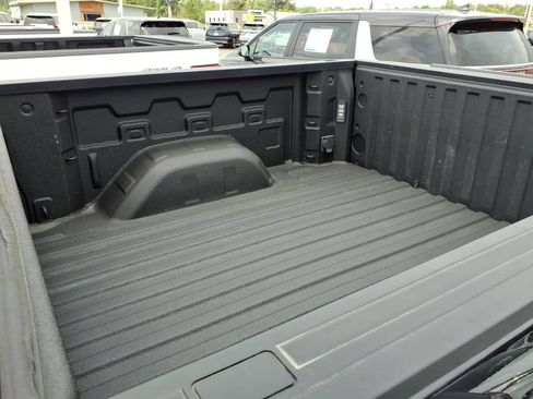 Used 2023 Chevrolet Silverado 1500 LT AWD/4WD image 17