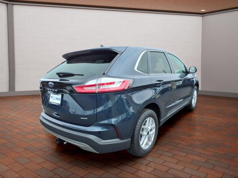 Used 2024 Ford Edge SEL w/ Convenience Package image 8