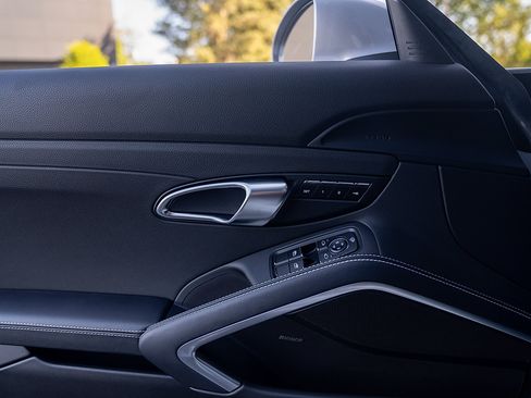 Certified 2024 Porsche 718 Boxster image 18