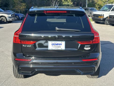 Used 2025 Volvo XC60 B5 Plus image 8