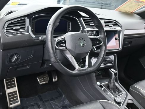 Used 2022 Volkswagen Tiguan SEL R-Line image 14