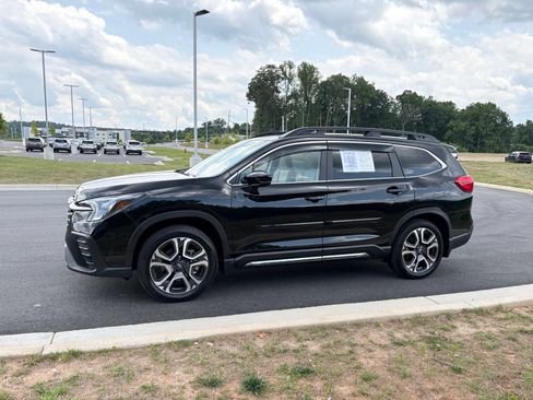 Certified 2025 Subaru Ascent Limited w/ Popular Package #1 AWD/4WD image 4