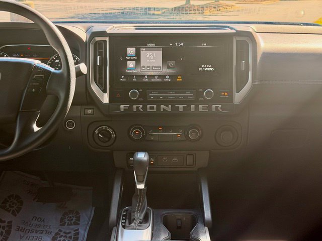 Used 2025 Nissan Frontier SV AWD/4WD image 17