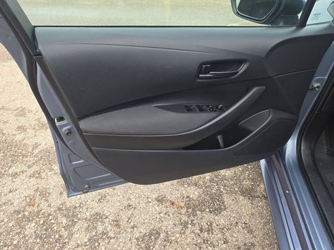 Used 2022 Toyota Corolla LE image 11