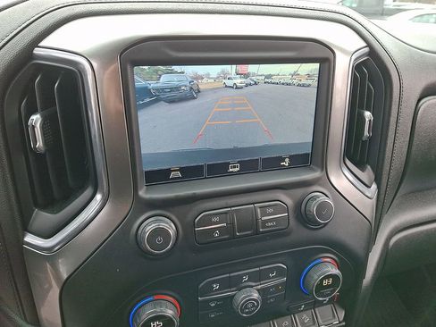 Used 2021 Chevrolet Silverado 1500 LT Trail Boss w/ Convenience Package II image 18