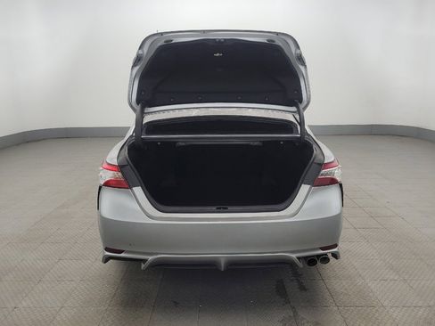 Used 2020 Toyota Camry SE image 29