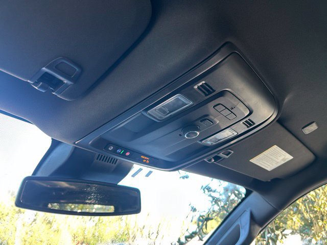 Used 2024 Chevrolet Suburban LT RWD image 13