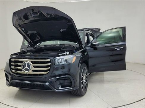 Used 2025 Mercedes-Benz GLS 450 4MATIC image 79