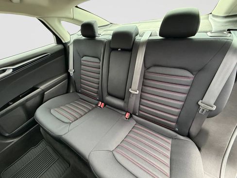 Used 2016 Ford Fusion SE AWD/4WD image 15