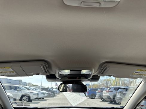 Used 2025 Subaru Crosstrek 2.0i Premium image 10