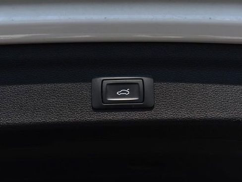 Used 2025 Audi Q3 2.0T Premium image 26