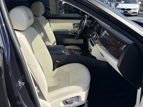 Used 2012 Rolls-Royce Ghost image 19