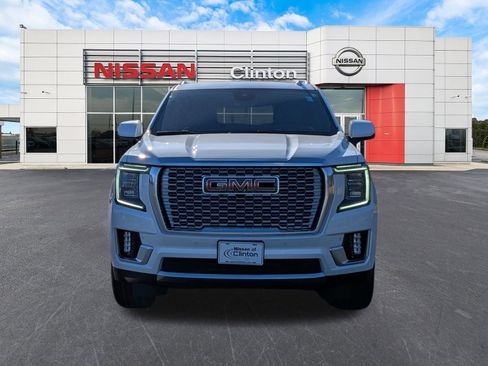 Used 2024 GMC Yukon Denali w/ Denali Reserve Package image 8