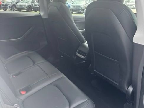 Used 2021 Tesla Model Y Long Range AWD/4WD image 11