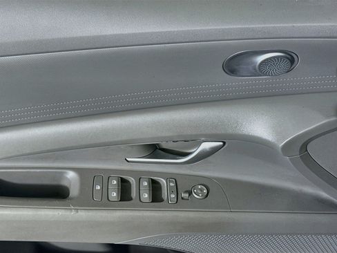 Used 2022 Hyundai Elantra SEL FWD image 24