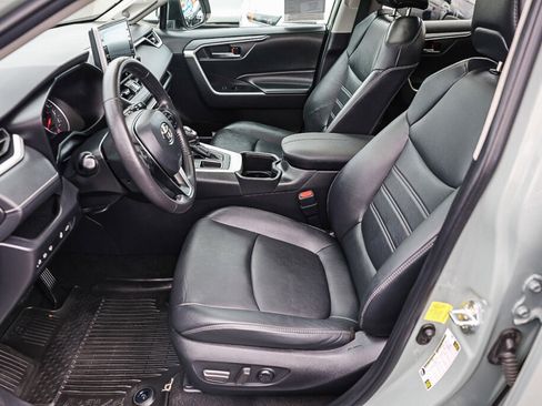Certified 2022 Toyota RAV4 XLE Premium FWD image 10