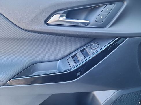 New 2026 Chevrolet Equinox LT image 12