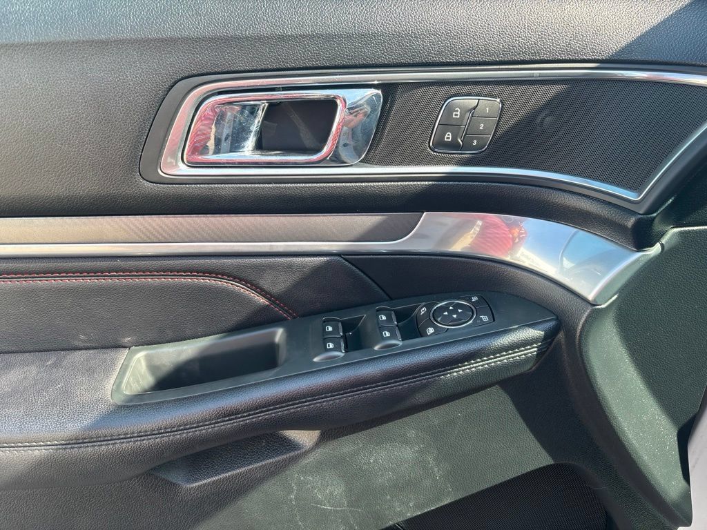 Used 2018 Ford Explorer Sport w/ Equipment Group 401A AWD/4WD image 11