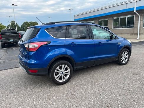 Used 2017 Ford Escape SE w/ Equipment Group 201A AWD/4WD image 9