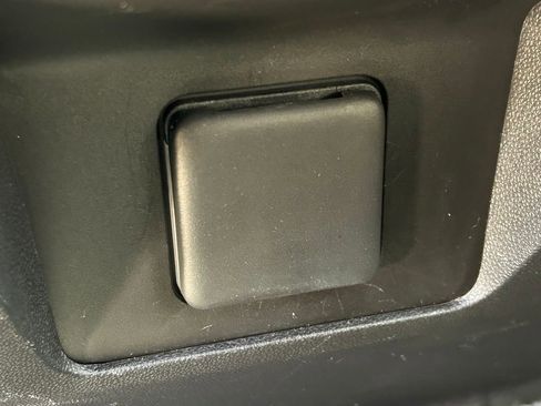 Used 2021 Chevrolet Tahoe Z71 w/ Z71 Signature Package image 24