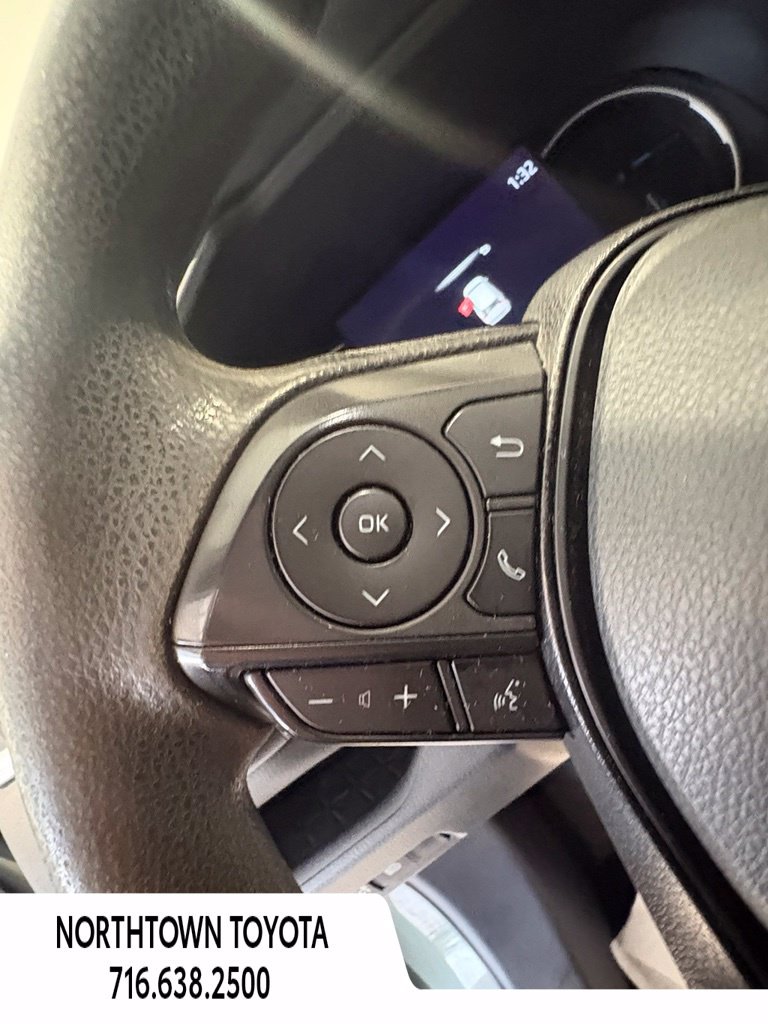 Used 2023 Toyota RAV4 XLE AWD/4WD image 21