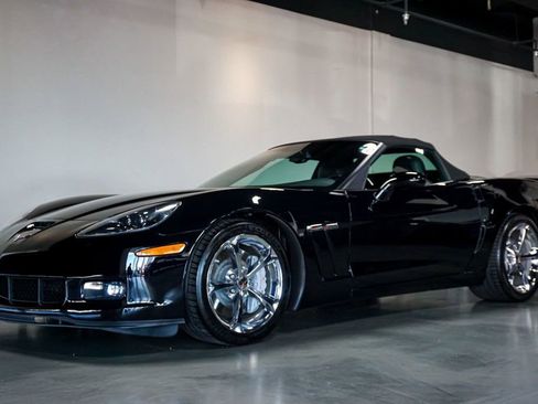 Used 2011 Chevrolet Corvette Grand Sport w/ Preferred Equipment Group image 3