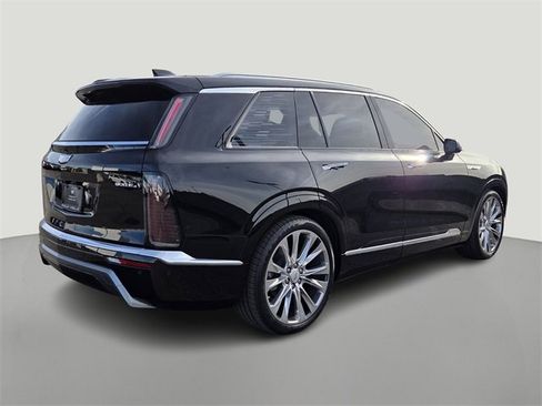 New 2026 Cadillac Vistiq Premium Luxury w/ LPO, Floor Liner Package image 4