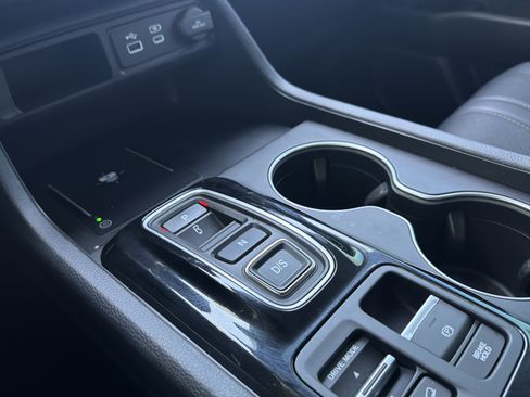 Certified 2025 Honda Pilot Elite image 16