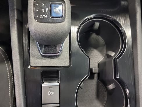 Used 2022 Nissan Rogue SV AWD/4WD image 4