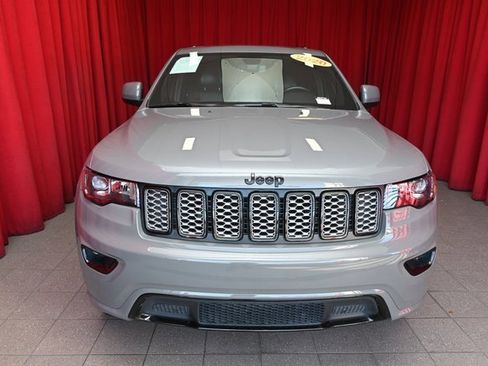 Used 2020 Jeep Grand Cherokee Altitude image 9