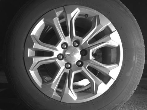 Used 2025 Chevrolet Silverado 1500 LTZ AWD/4WD image 12