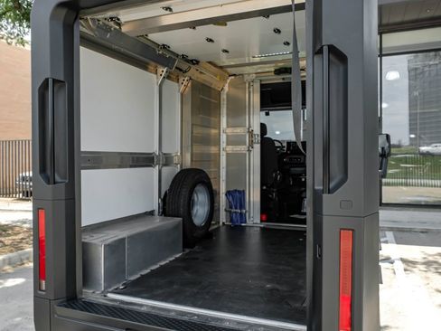 Used 2024 Chevrolet Brightdrop 400 w/ Commercial Equipment Package AWD/4WD image 29