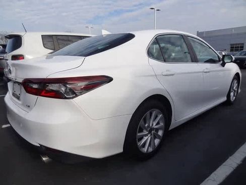 Used 2022 Toyota Camry LE image 6